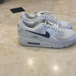 Women’s Nike air max 90 white with black swoosh size 8 great condition